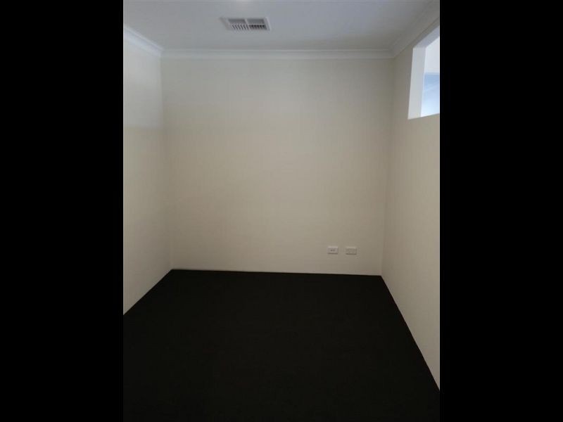 135 Frankland Avenue, Hammond Park WA 6164