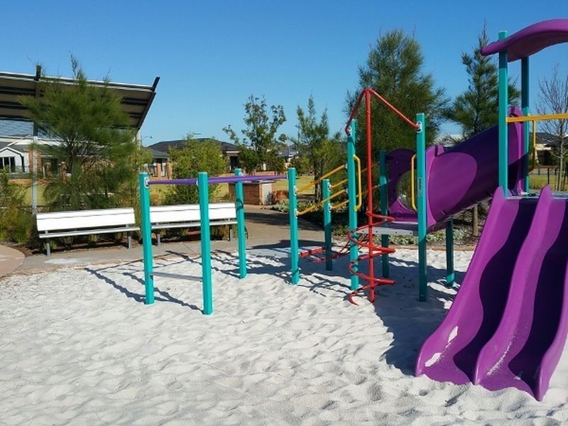 135 Frankland Avenue, Hammond Park WA 6164