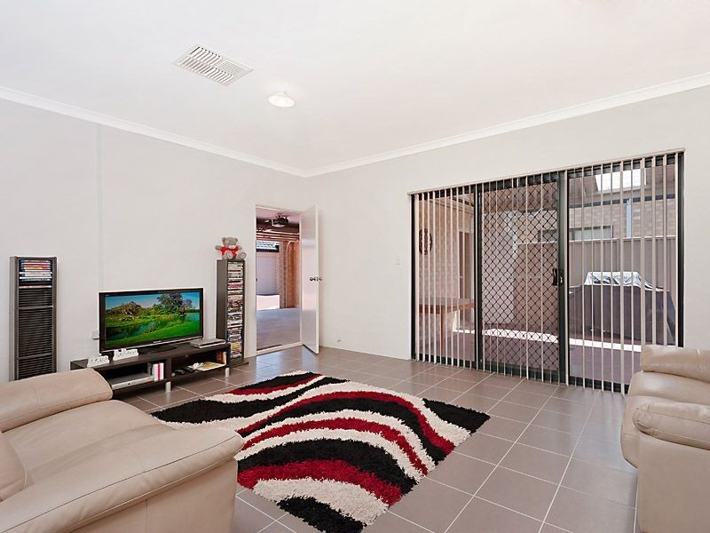 4/7 Crossville Way, Success WA 6164