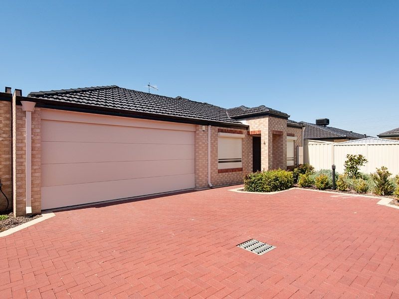 4/7 Crossville Way, Success WA 6164