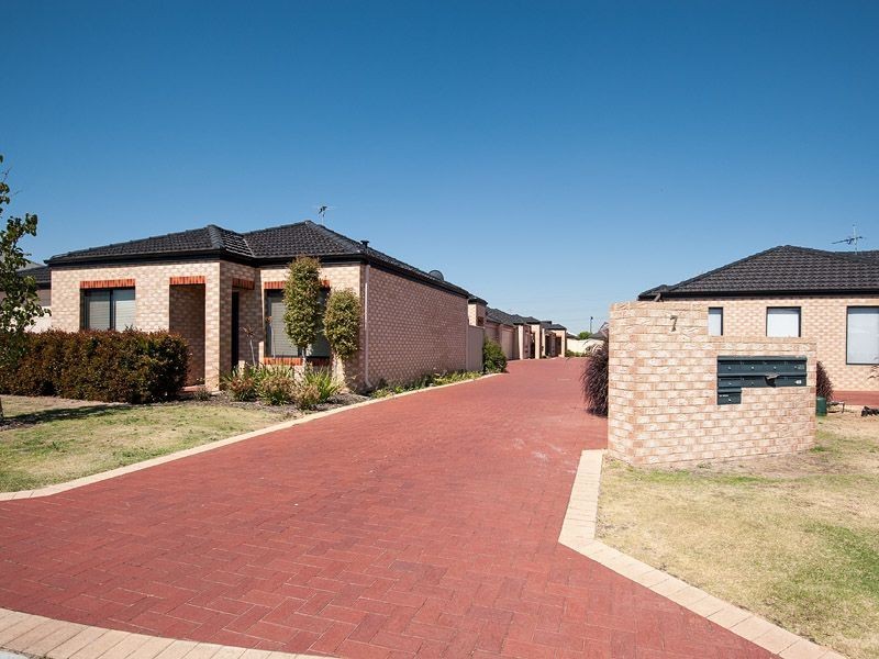 4/7 Crossville Way, Success WA 6164