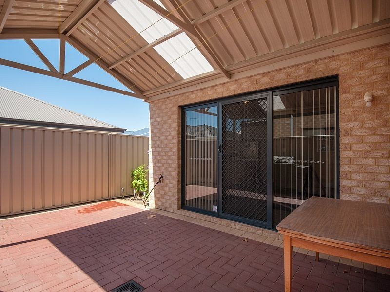 4/7 Crossville Way, Success WA 6164