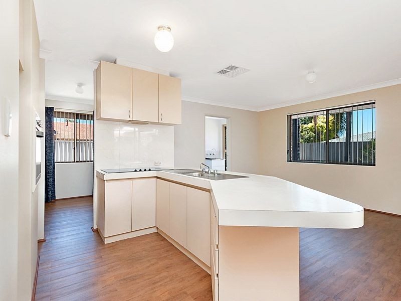 21 Farrington Road, Leeming WA 6149