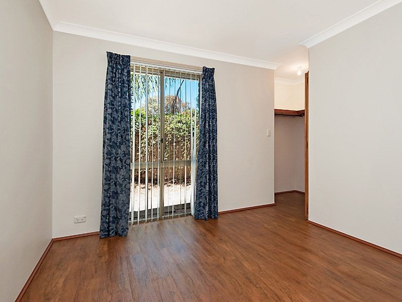 21 Farrington Road, Leeming WA 6149