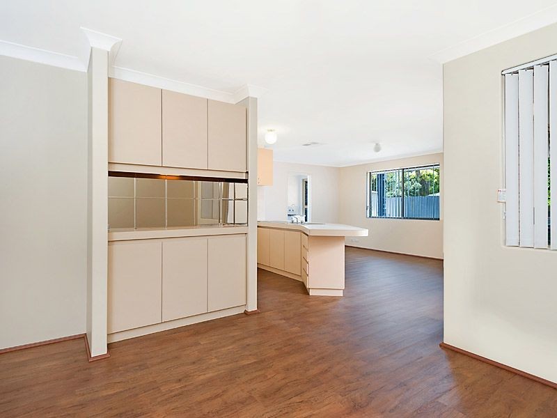 21 Farrington Road, Leeming WA 6149