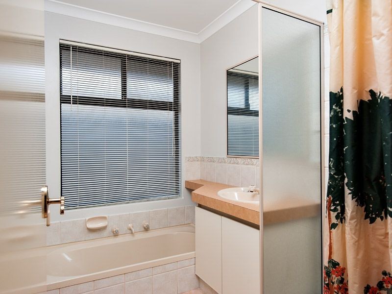 17 Folland Parade, Atwell WA 6164