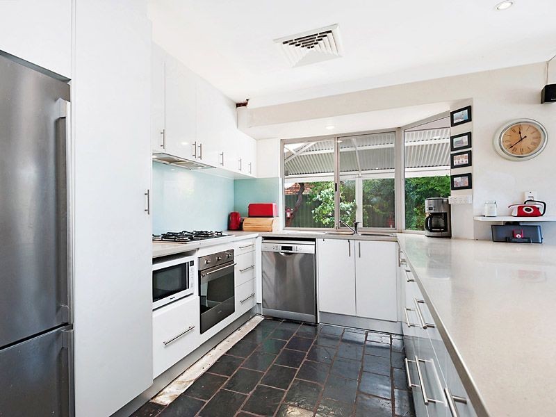 12 Townson Place, Leeming WA 6149