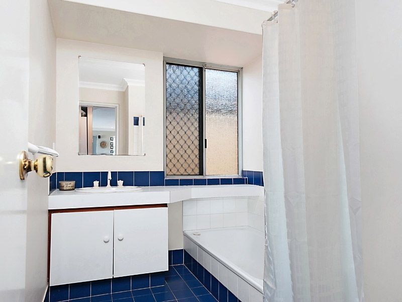 12 Townson Place, Leeming WA 6149