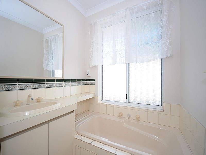 3 Marie Court, Atwell WA 6164