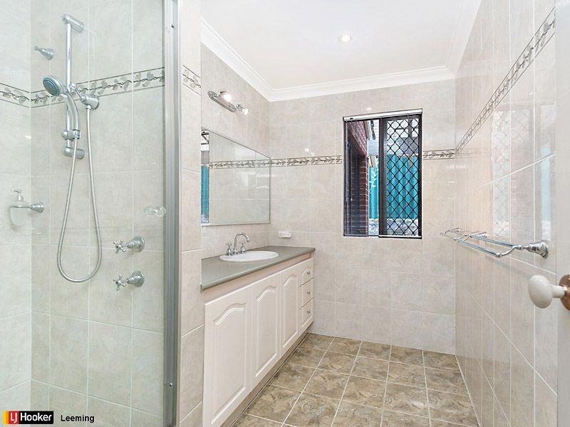 6 Empen Court, Leeming WA 6149