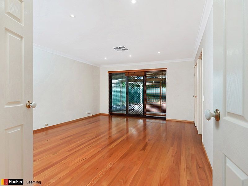 6 Empen Court, Leeming WA 6149