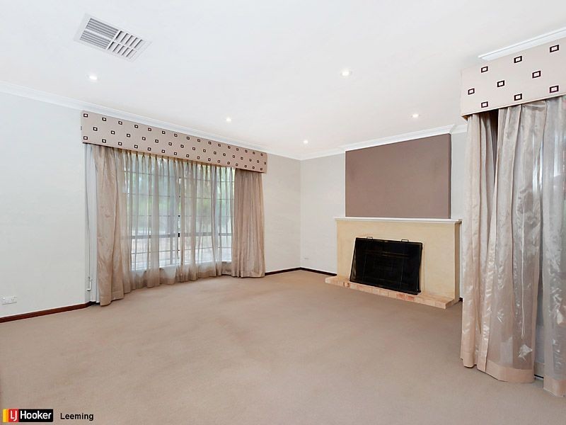 6 Empen Court, Leeming WA 6149