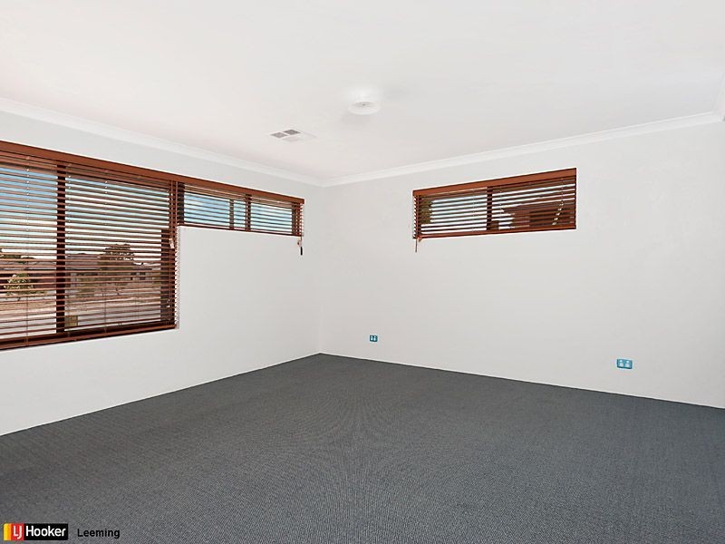 19 Lee-Steere Crescent, Piara Waters WA 6112