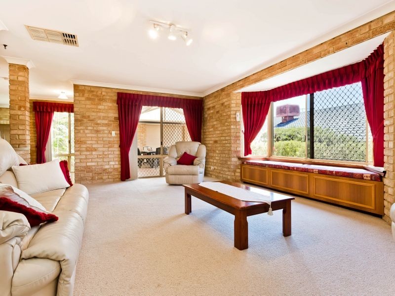 30 McKivett Crescent, Leeming WA 6149