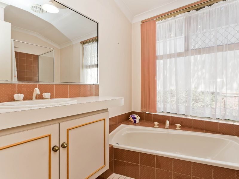 30 McKivett Crescent, Leeming WA 6149