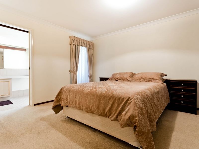 30 McKivett Crescent, Leeming WA 6149