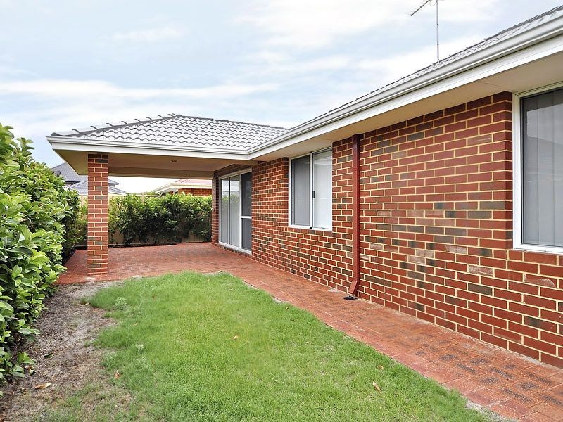 54 Claridge Circle, Thornlie WA 6108