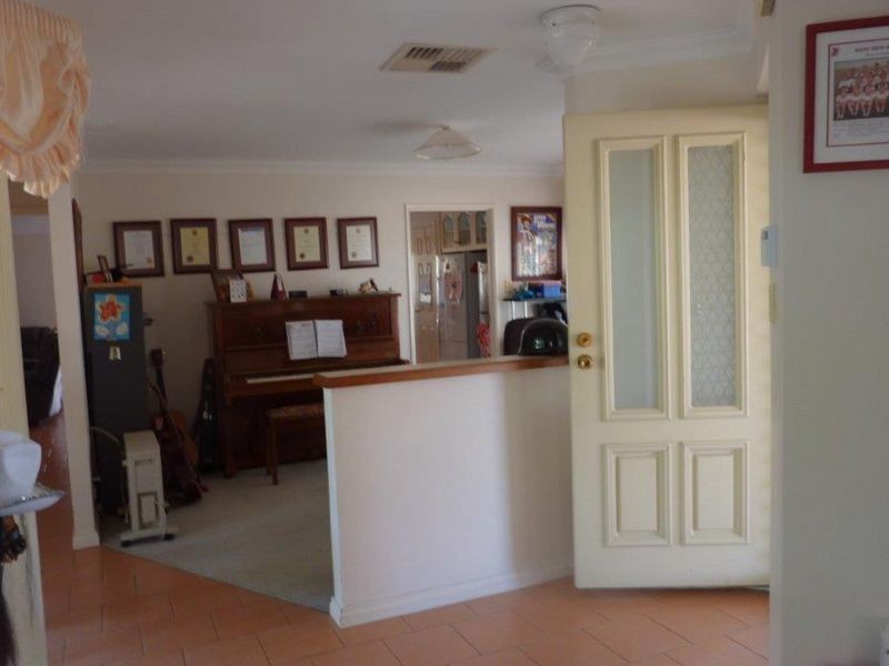 24B Twinbranch Rise, Leeming WA 6149