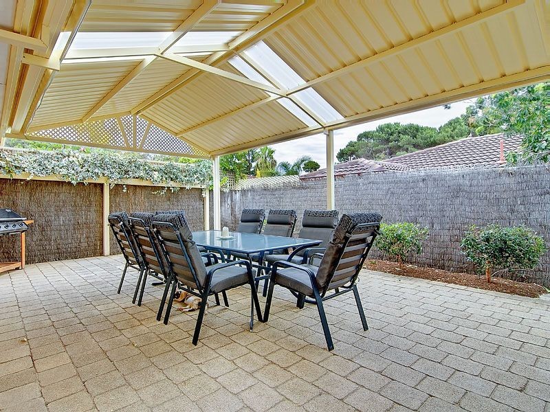 13A Moore Gardens, Kardinya WA 6163