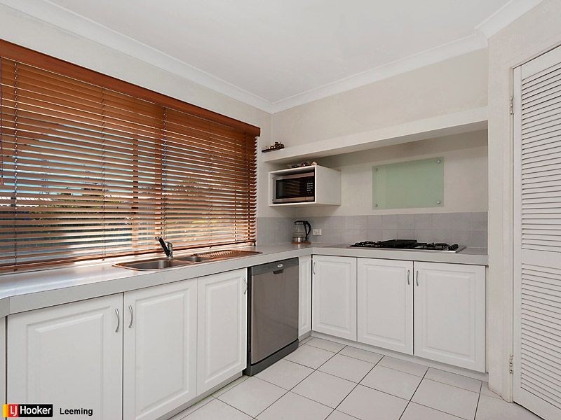 5 Sunshine Place, Bibra Lake WA 6163