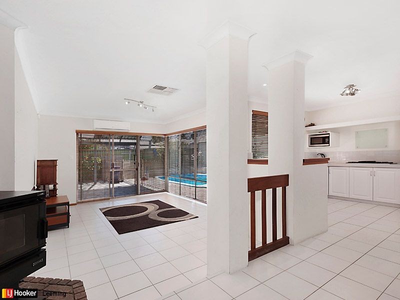 5 Sunshine Place, Bibra Lake WA 6163