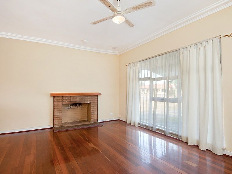 20 Packham Road, Hamilton Hill WA 6163