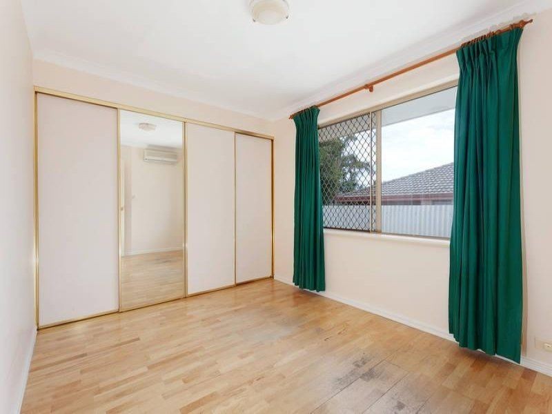 1 Gilchrist Avenue, Bibra Lake WA 6163