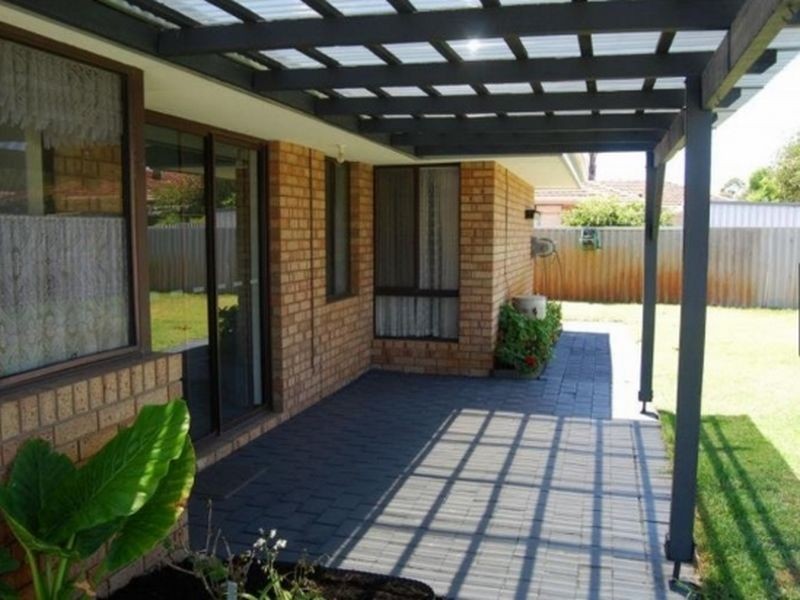 8 Warman Court, Leeming WA 6149