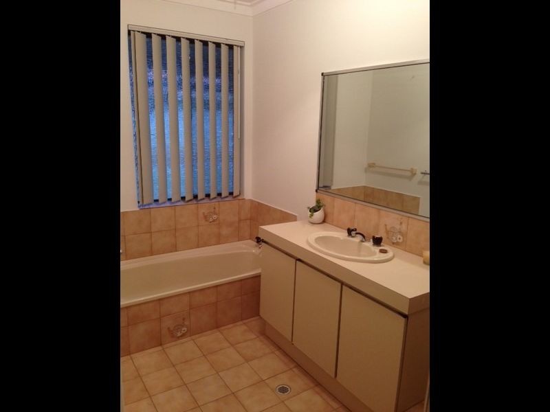 8 Warman Court, Leeming WA 6149