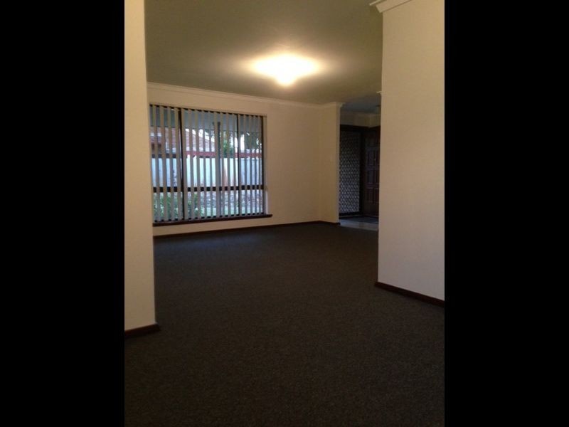 8 Warman Court, Leeming WA 6149