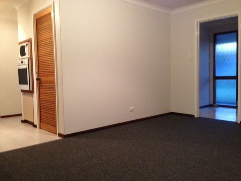 8 Warman Court, Leeming WA 6149