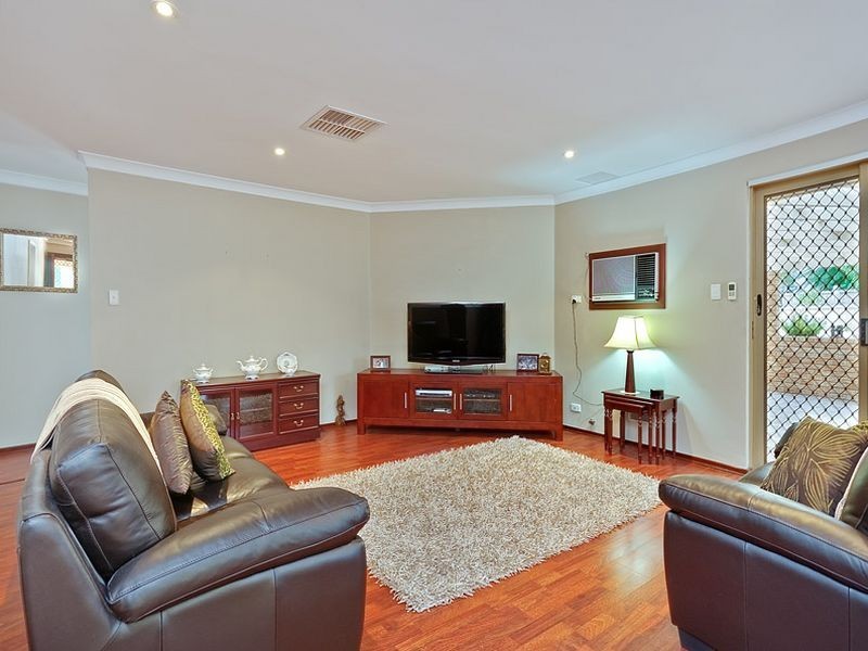 2/3 Port Close, Leeming WA 6149
