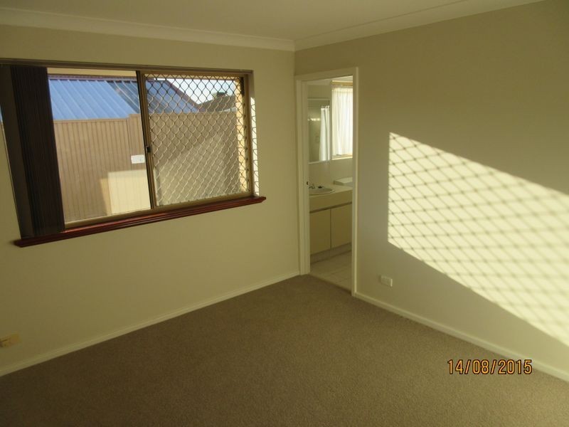 1B Pine Grove, Kardinya WA 6163