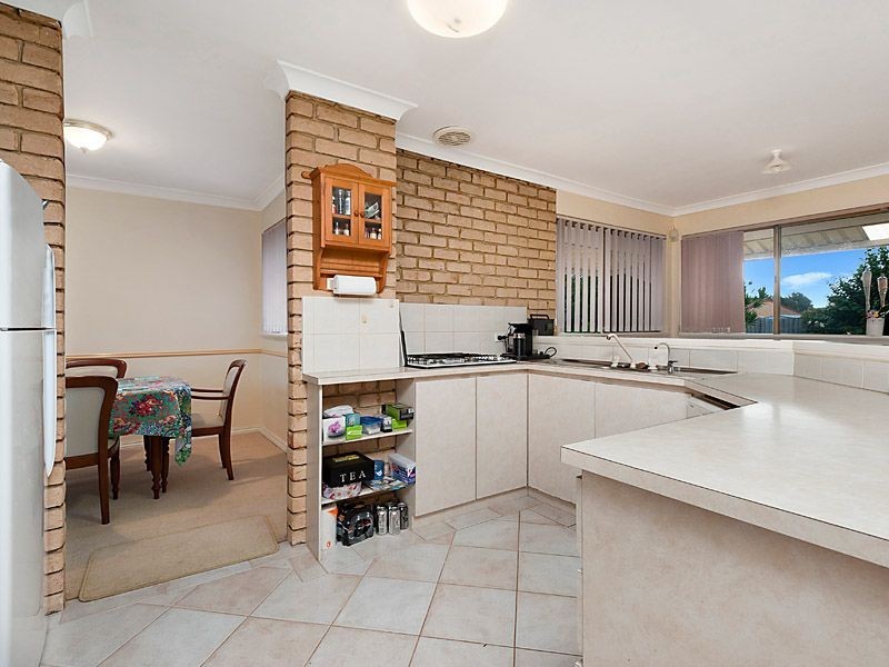 12 Burnby Cross, Leeming WA 6149