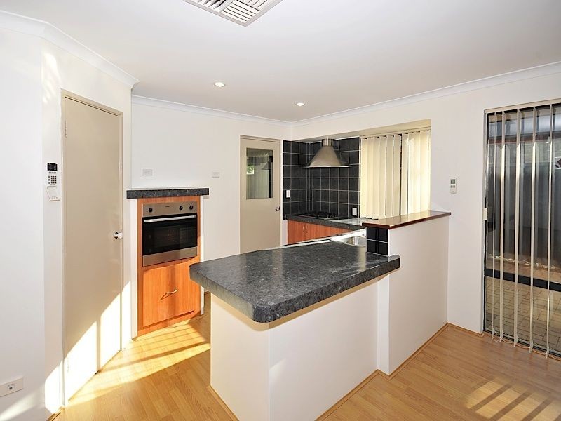 9 Karri Way, Thornlie WA 6108