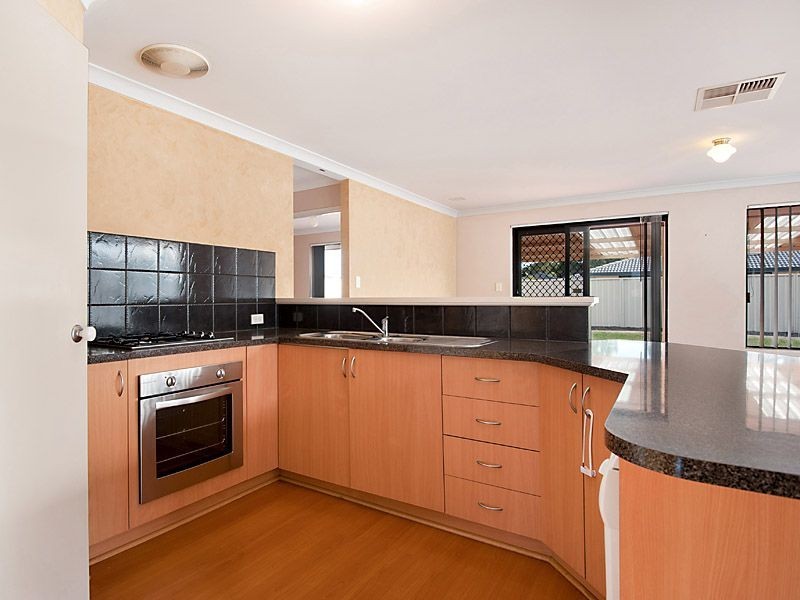 13 Hutt Way, Gosnells WA 6110