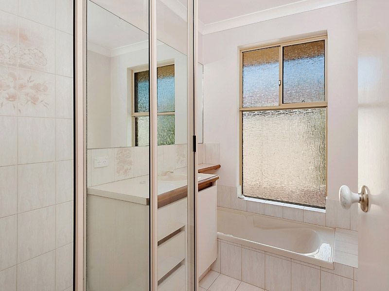 2 Oakland Heights, Leeming WA 6149