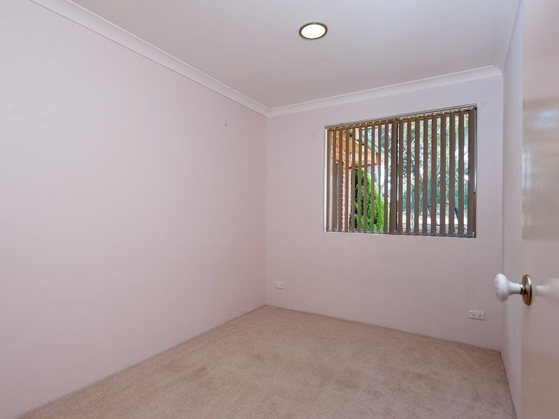 2 Oakland Heights, Leeming WA 6149