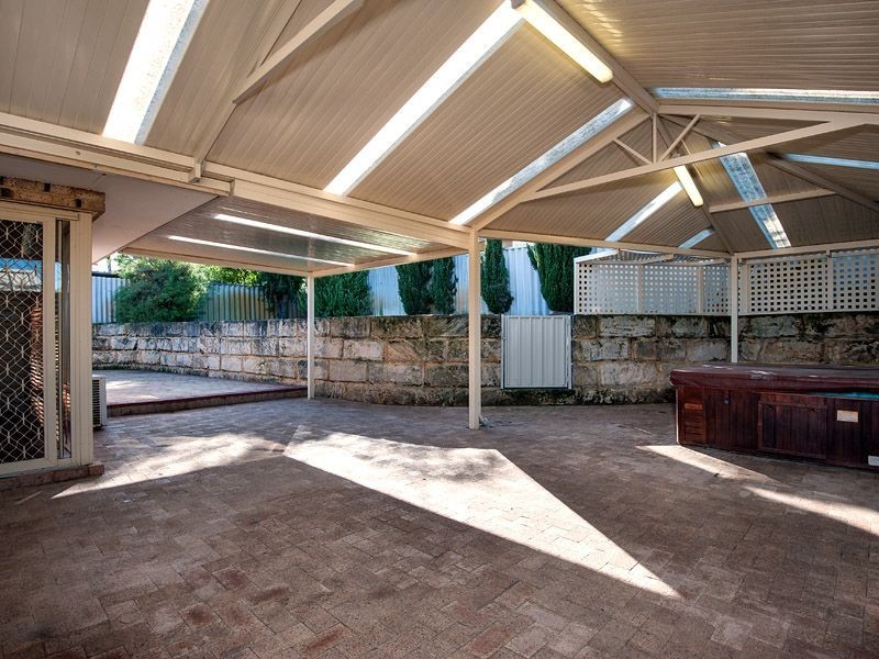 3 Peggs Place, Leeming WA 6149