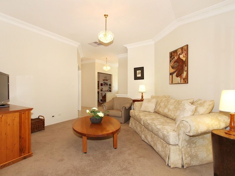 24 Riversdale Pass, Jandakot WA 6164