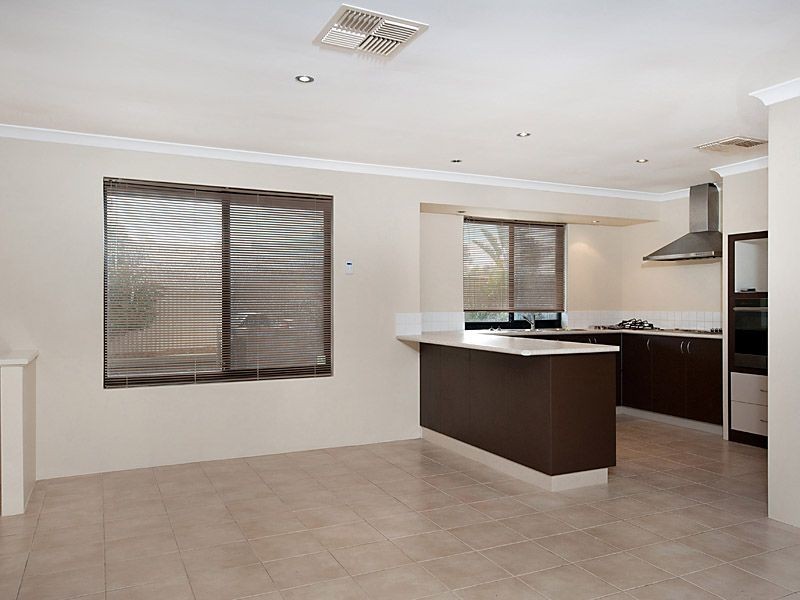 1 Sandmartin Drive, Southern River WA 6110