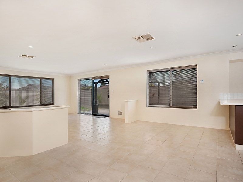 1 Sandmartin Drive, Southern River WA 6110