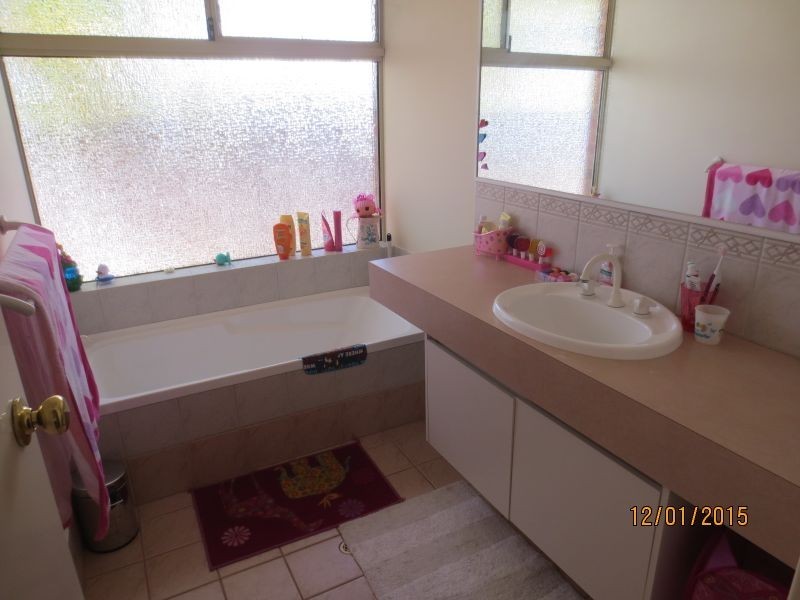 18 Mahogany Loop, Atwell WA 6164