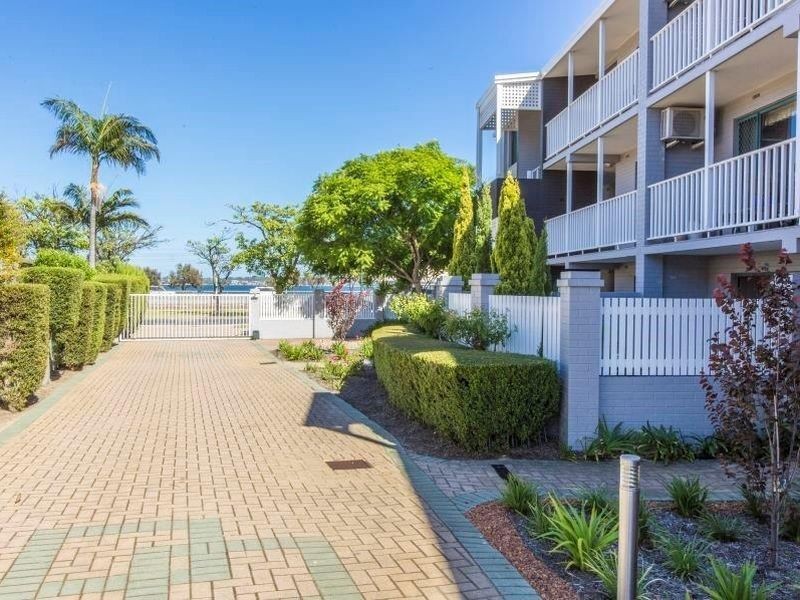 6/140 Melville Parade, Como WA 6152