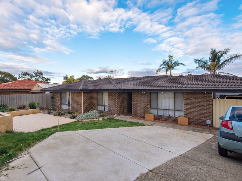 24 Blackthorne Crescent, South Lake WA 6164