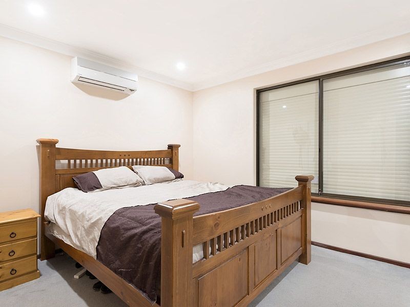 24 Blackthorne Crescent, South Lake WA 6164