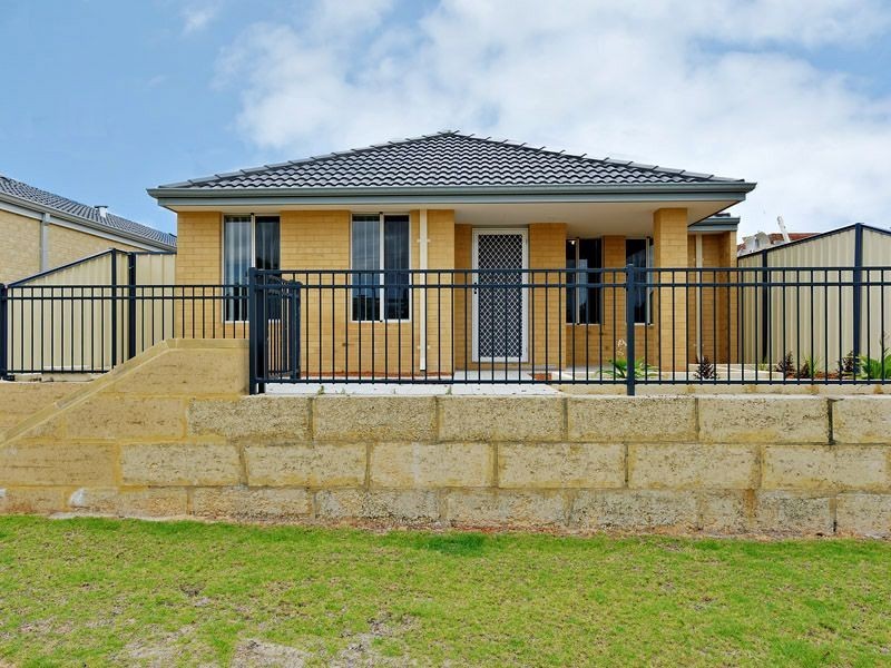 11 Posey Lane, Success WA 6164