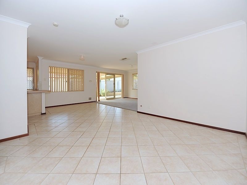 43 Warratah Boulevard, Canning Vale WA 6155