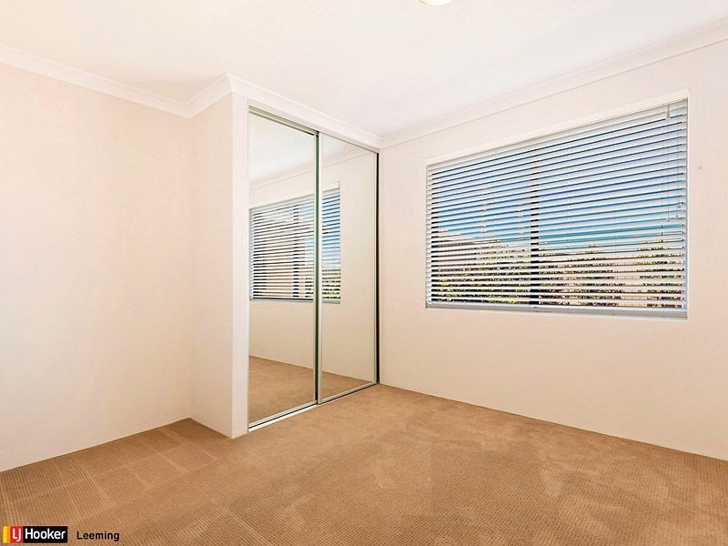 69 Barfield Road, Hammond Park WA 6164