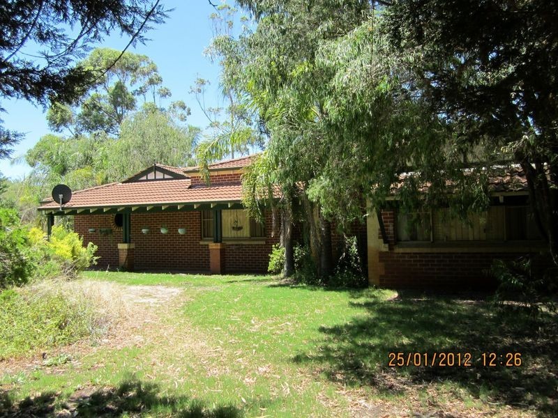 32 Kenby Chase, Wandi WA 6167